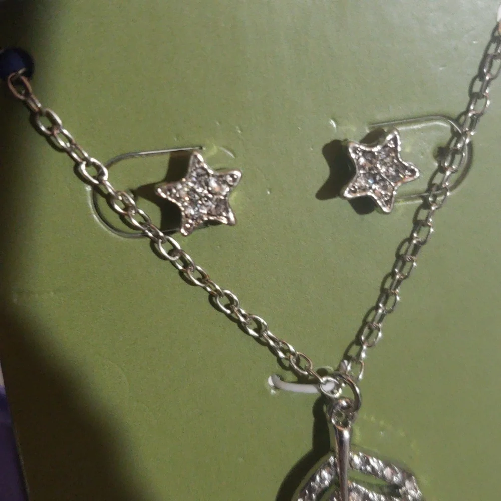 Silver Leaf Pendant Necklace & Starburst Earrings – Elegant Women's Jewelry set